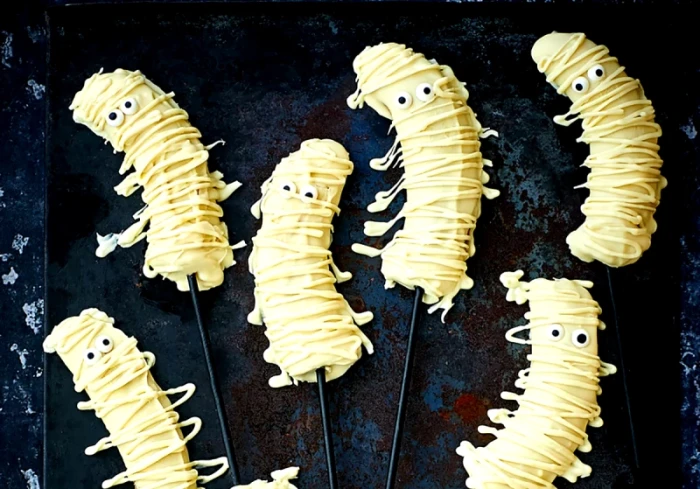 Chokladdoppade banan-mumier