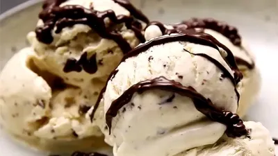 Banan- och chokladglass