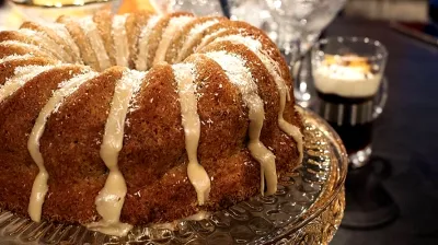 Banankaka med kaffe och choklad