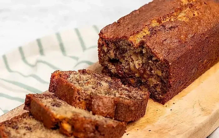 Banankaka med choklad och nötter