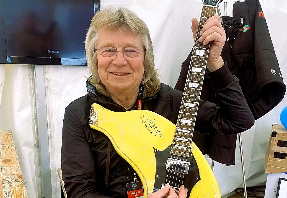 Janne Schaffer med banangitarr