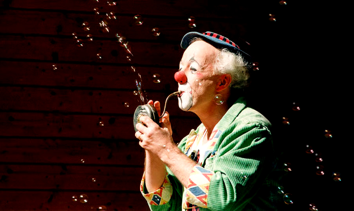 Clownen Manne gästar Dockteatern Tittut